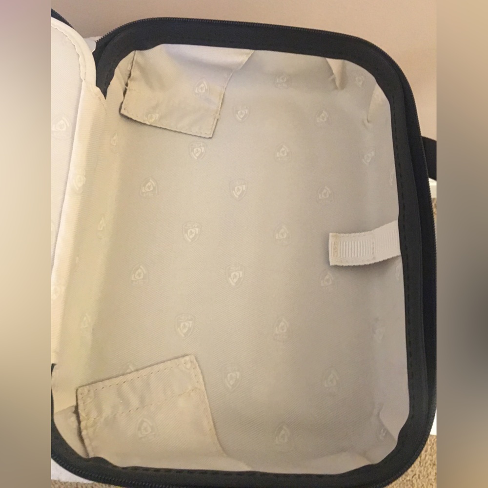 HEYS Train Case/Cosmetic Case - Picture 4 of 12